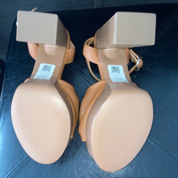 Knot Platform heel sandals - Picture 3 of 3